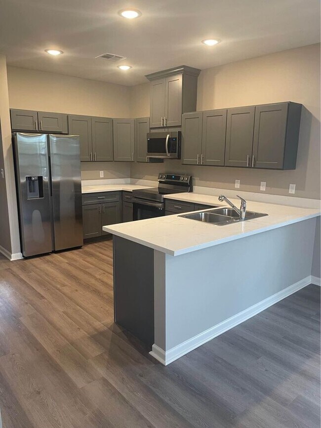 120 Thornton Ln, Denham Springs, LA 70726 Townhouse for Rent in