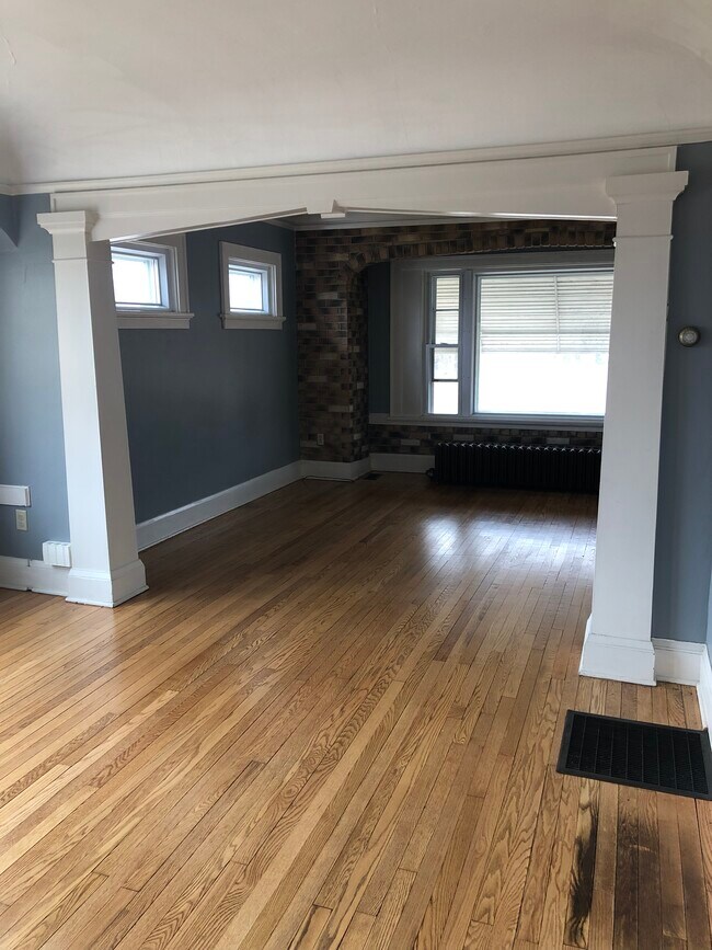 4648 S Kansas Ave, Saint Francis, WI 53235 Townhome Rentals in Saint