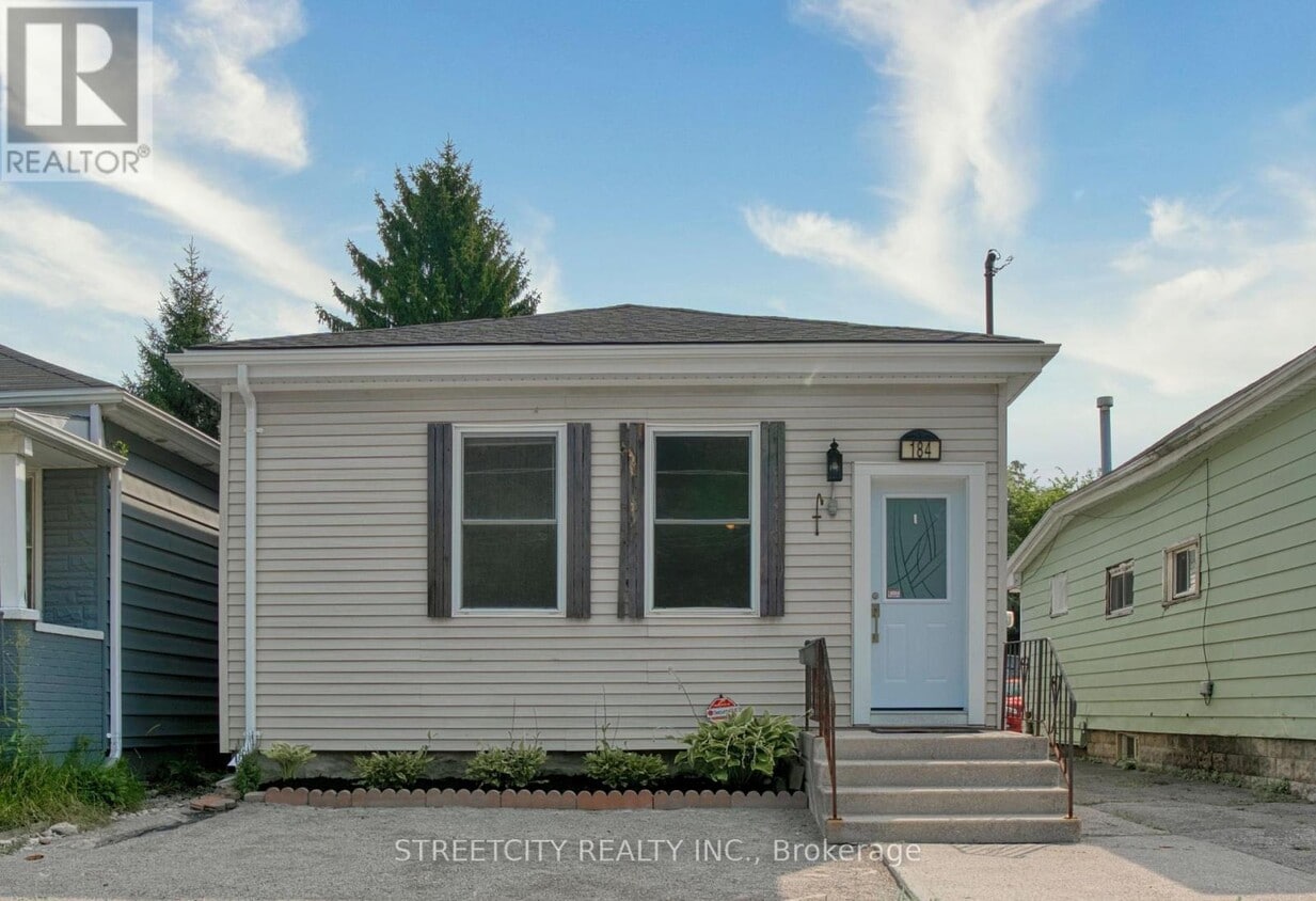 Primary Photo - 184 MAITLAND St
