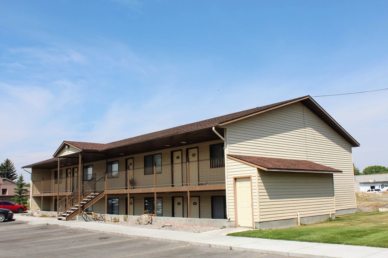 Primary Photo - Willowbrook Apartments
