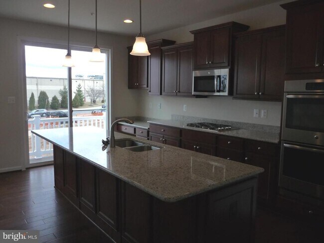 Foto del edificio - 2888 Findley Rd