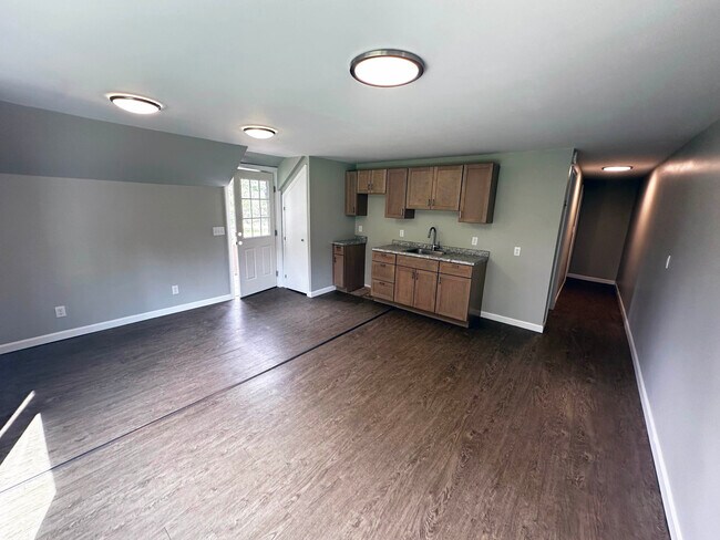 Building Photo - 140 Ingraham Rd