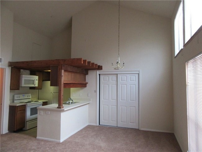 Building Photo - 5755 Phoenix Dr