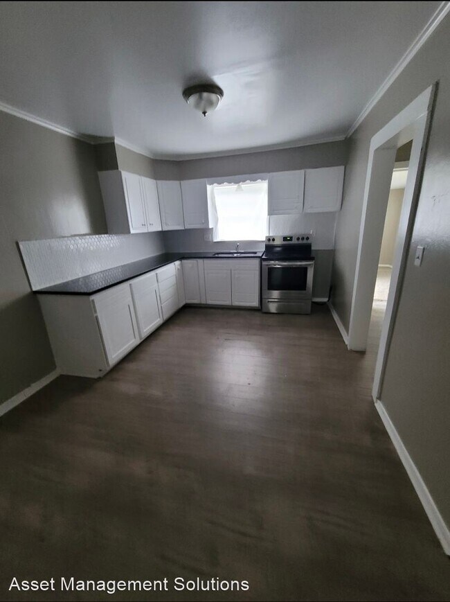 Building Photo - 4 br, 2 bath House - 811 W 1st St
