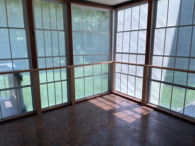 Foto del edificio - 220 Edgewood Dr