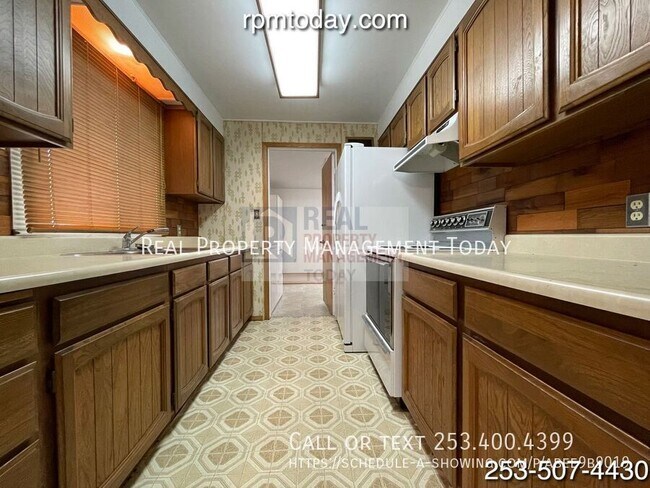Building Photo - 8429 95th St SW