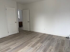 Building Photo - 86 Fern Av