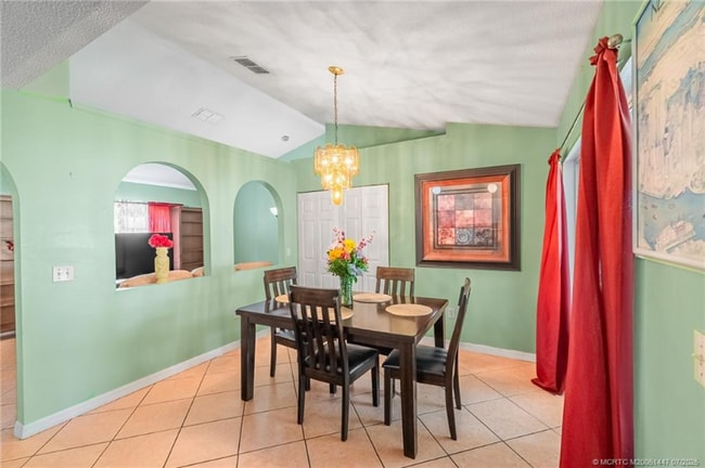 Foto del edificio - 556 SW Buswell Ave