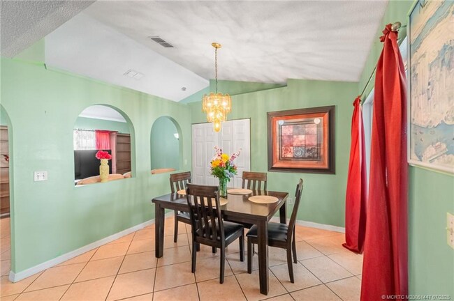 Foto del edificio - 556 SW Buswell Ave