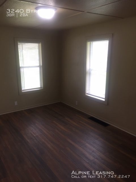 Building Photo - SW Indy/Sunshine Gardens 3BR/2BA House!
