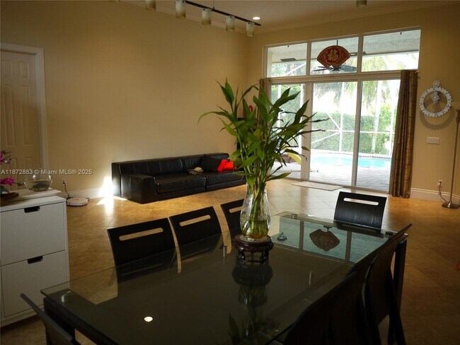 Foto del edificio - 10840 NW 6th St
