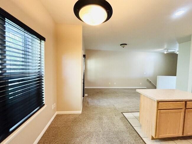 Building Photo - 14871 Quarry Point Ln