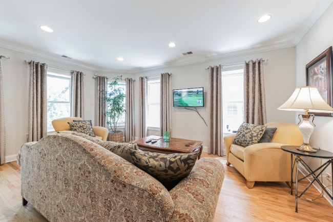 Photo - 2033 W Jarvis Ave Apartment