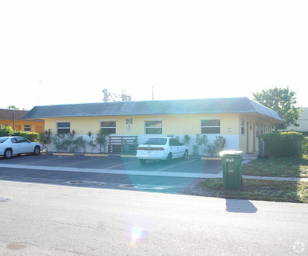Foto del edificio - 1840-1846 NW 52nd Ave