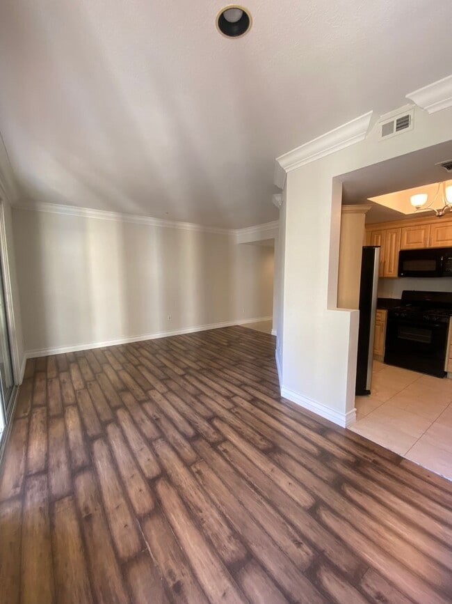 Foto del edificio - Gorgeous unfurnished 1 bedroom at the fabu...