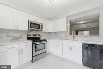 Building Photo - 115 Villa Knoll Ct