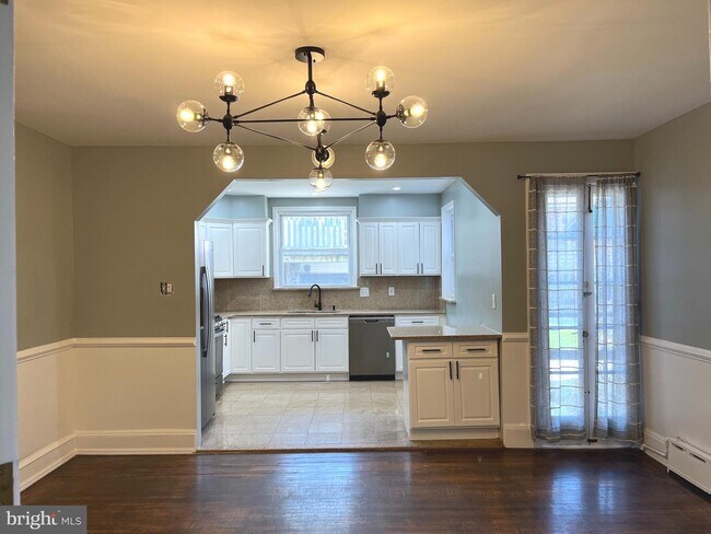 Foto del edificio - 6481 Morris Park Rd