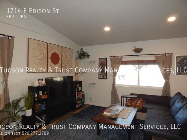 Building Photo - 1714 E Edison St