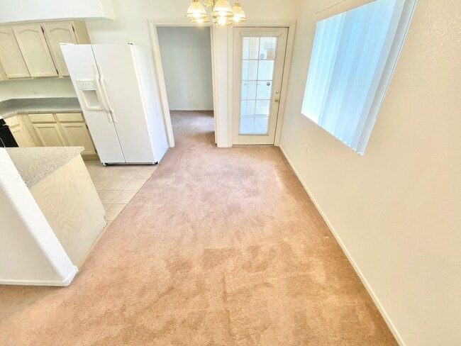 Foto del edificio - LOVELY 2 BEDROOM, 2 BATHROOM FIRST FLOOR C...