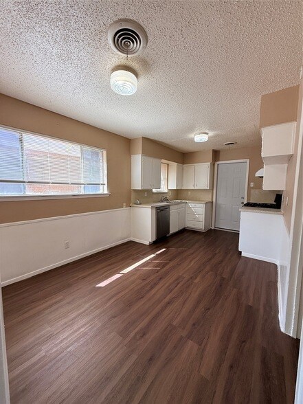 Foto del edificio - 1217 Cordell St