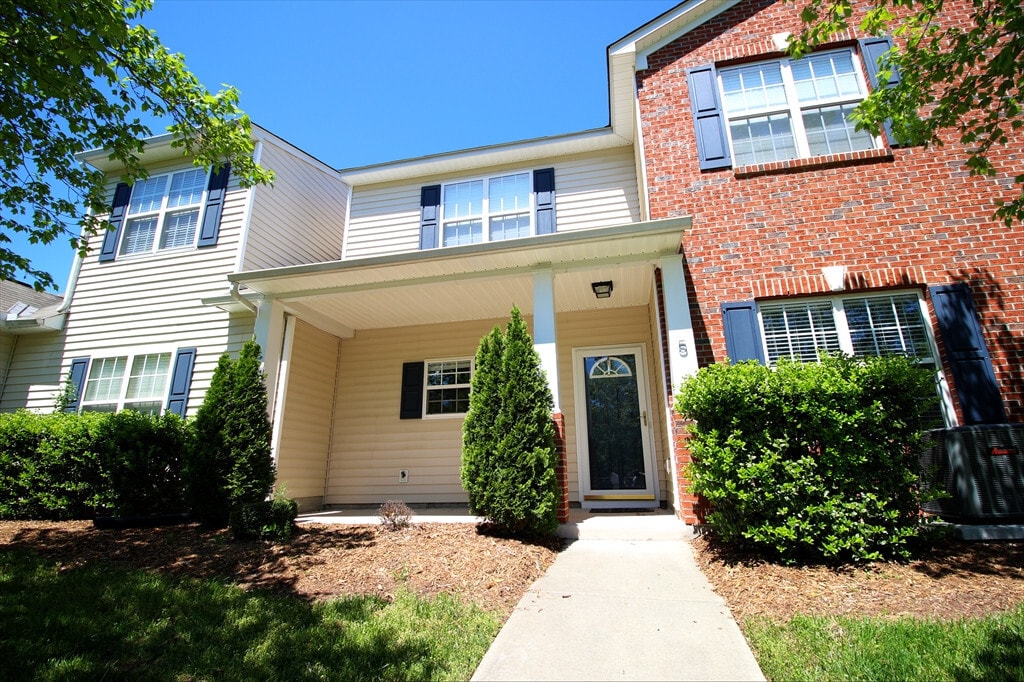 Nice 3 bedroom townhouse in SW Durham! - Nice 3 bedroom townhouse in SW Durham!