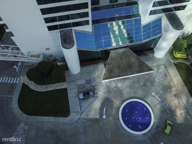 Foto del edificio - 2 br, 2 bath Condo - 1300 Ala Moana Blvd