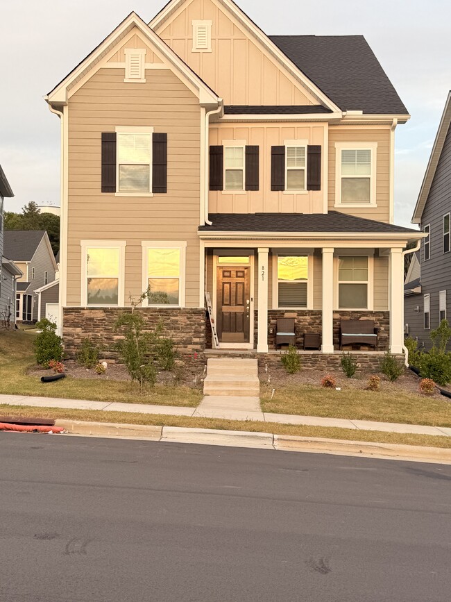 Building Photo - 821 Sierra Grove Ln