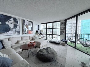 Building Photo - 1865 Brickell Ave