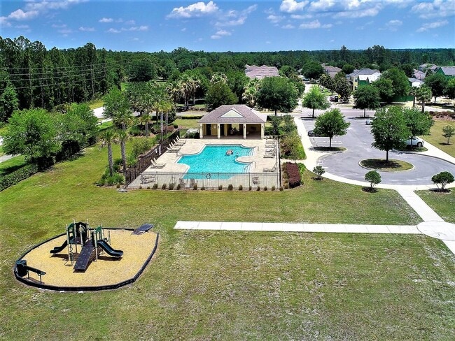 Building Photo - 3363 Roundabout Dr