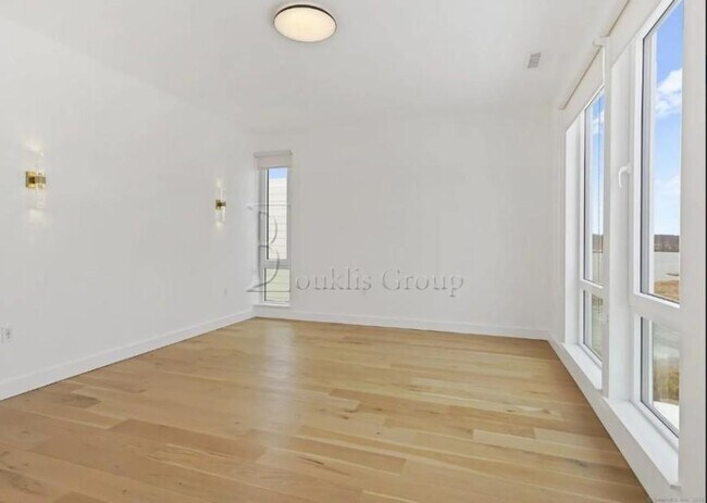 Building Photo - 3 bedroom in NEW HAVEN CT 06513
