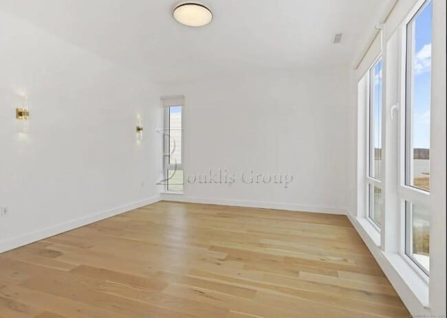 Building Photo - 5 bedroom in NEW HAVEN CT 06513