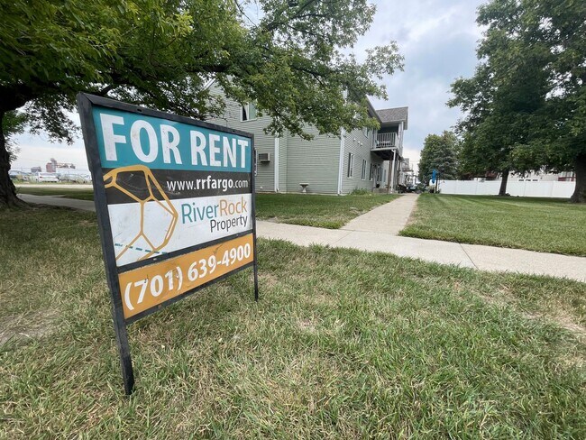 Foto del edificio - 3 Bed Townhome in South Fargo