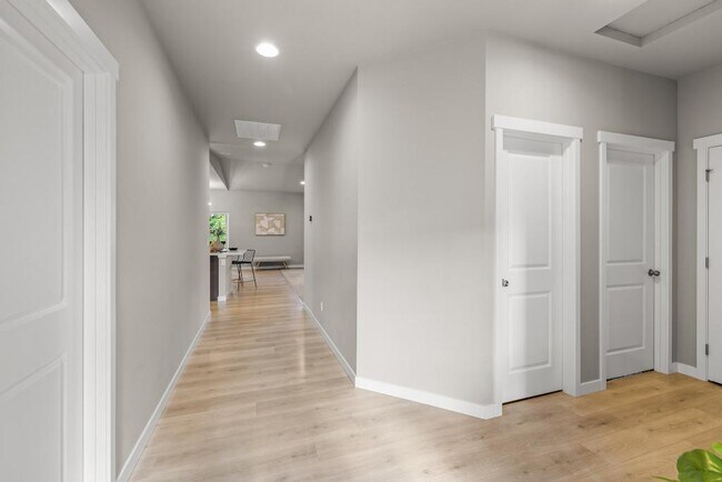 Foto del edificio - 3807 29th Ave Ct E