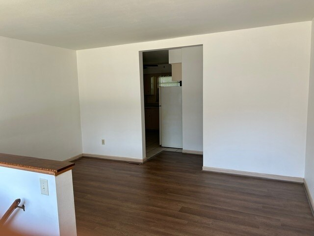 Sala de estar - 1505 Brown Ave