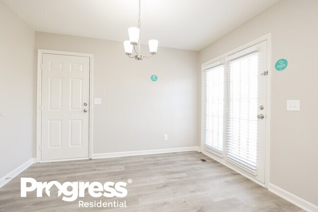 Foto del edificio - 2416 Sawmill St