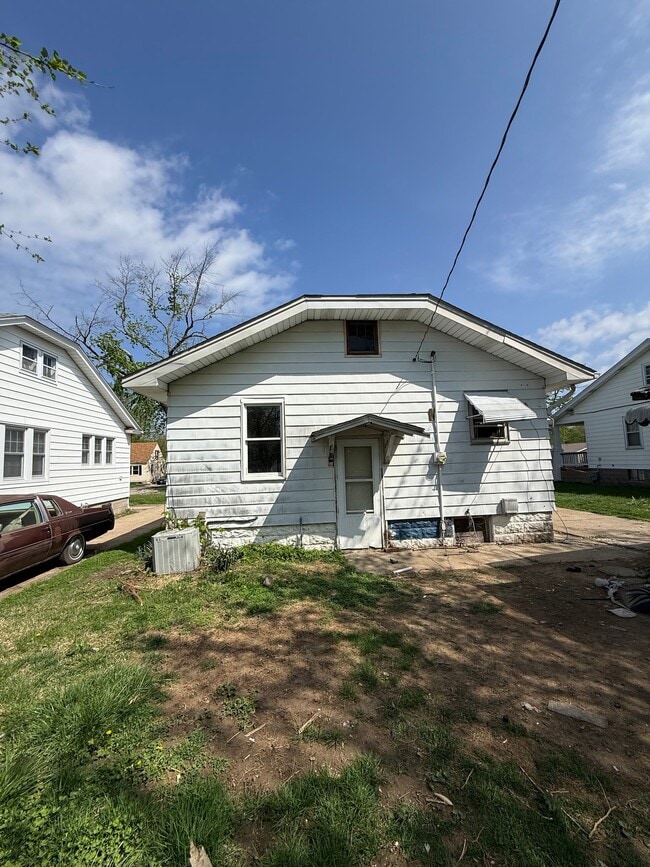 Building Photo - 1455 E Whitmer St