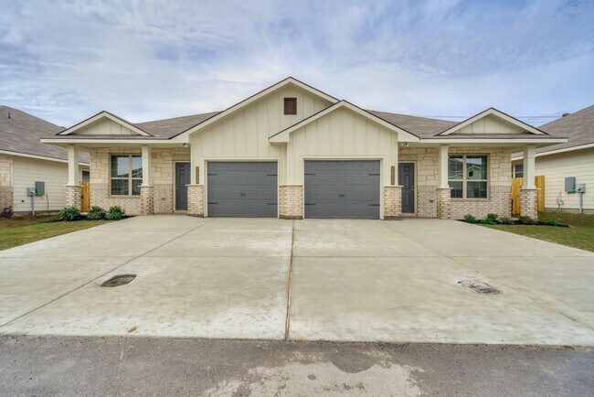 Building Photo - 1571 Case Rd