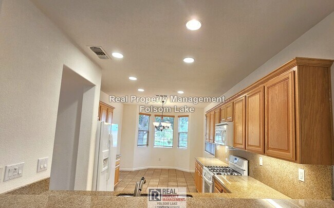 Foto del edificio - 55+ Active Adult Gated Community | 2 Bed / 2 Bath | Four Seasons - El Dorado Hills