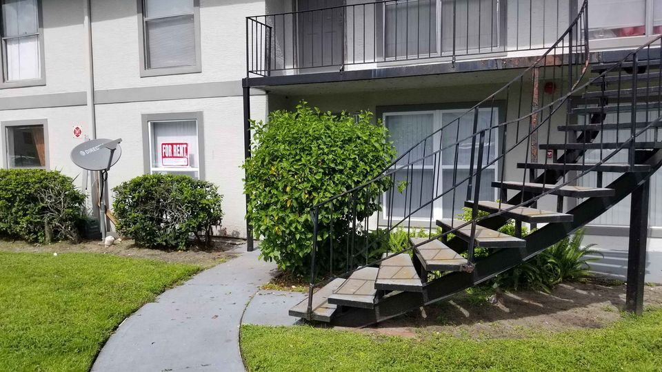 Foto principal - 1883 Caralee Blvd