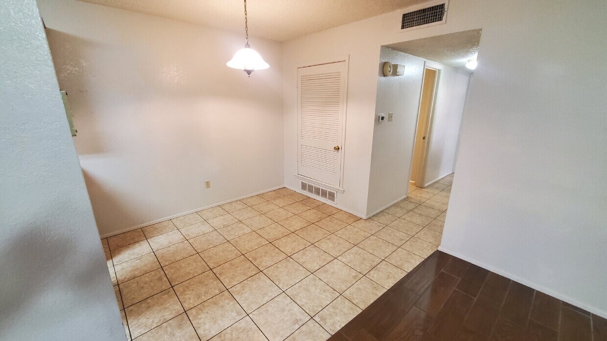 Primary Photo - West Lubbock Corridor/ Trending Popular Lu...