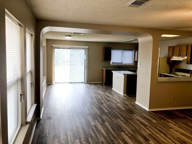 Building Photo - 3 br, 2 bath House - 9638 Arcadia Creek
