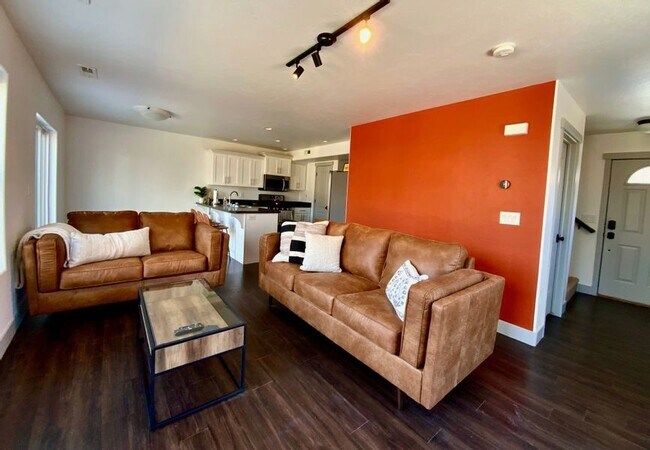 Foto del edificio - 792 W 400 N