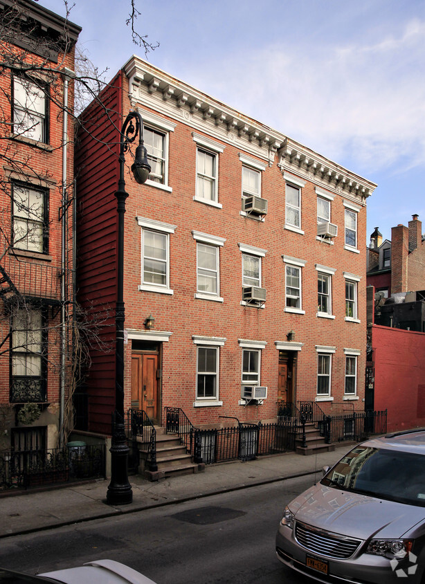 Primary Photo - 34-36 Barrow St