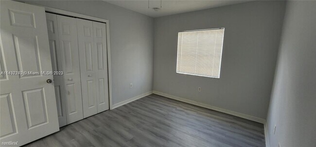 Building Photo - 3 br, 2 bath House - 940 SW 7th Plz