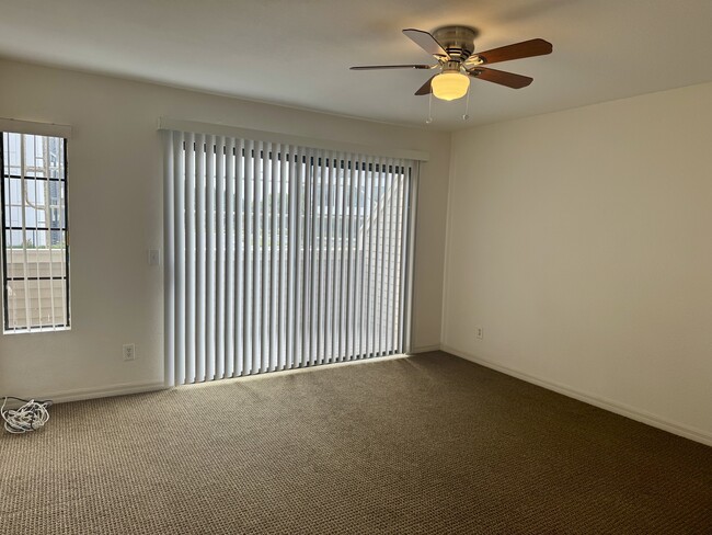 Building Photo - 9270 Towne Centre Dr