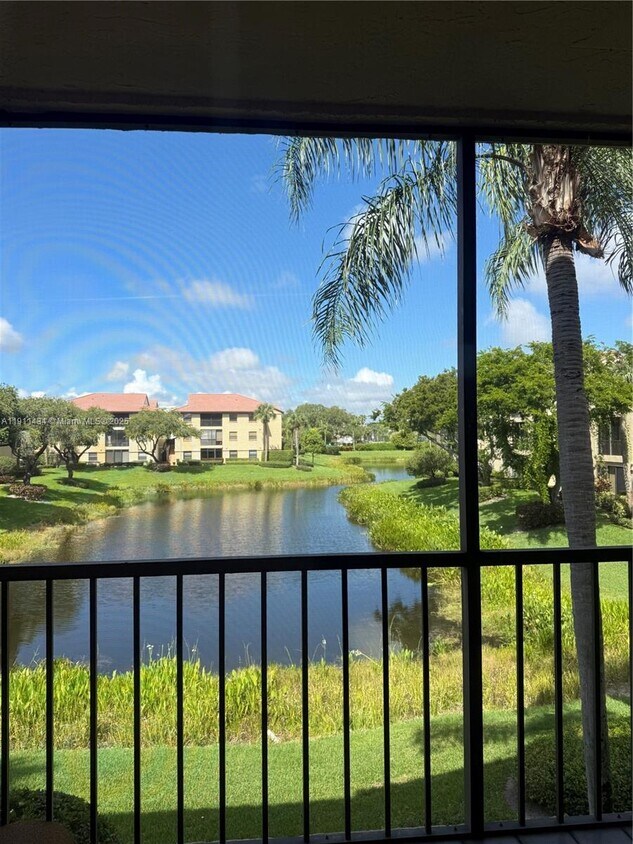 Foto principal - 5147 Europa Dr