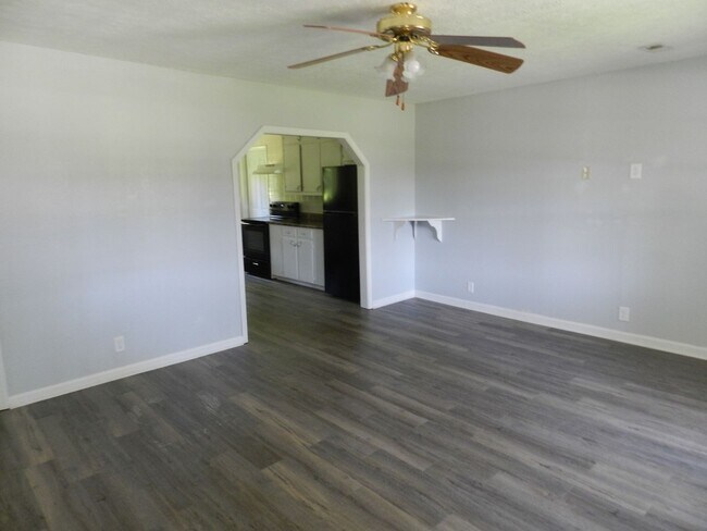 Foto del edificio - 204 Dyer Dr