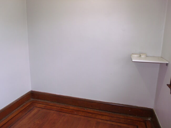 Building Photo - 807 Schuyler Ave