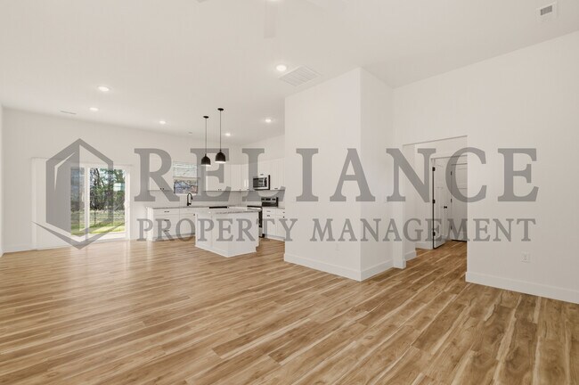 Foto del edificio - 731 Elmwood St