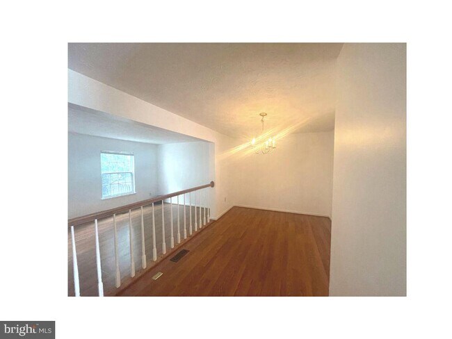 Foto del edificio - 1032 Bayridge Terrace